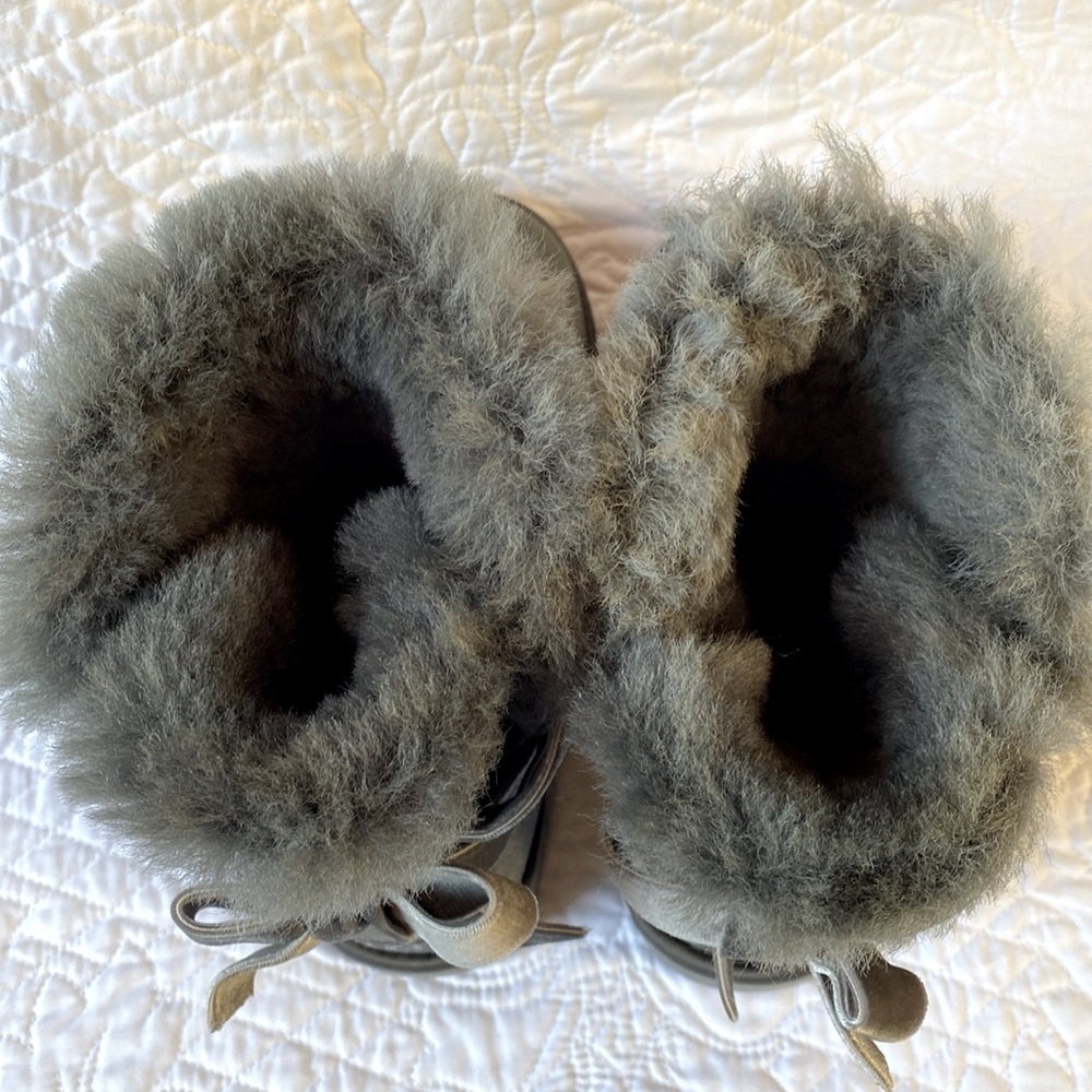 Ugg Bailey Bow Boots Gray Sz 6 - Picture 6 of 8